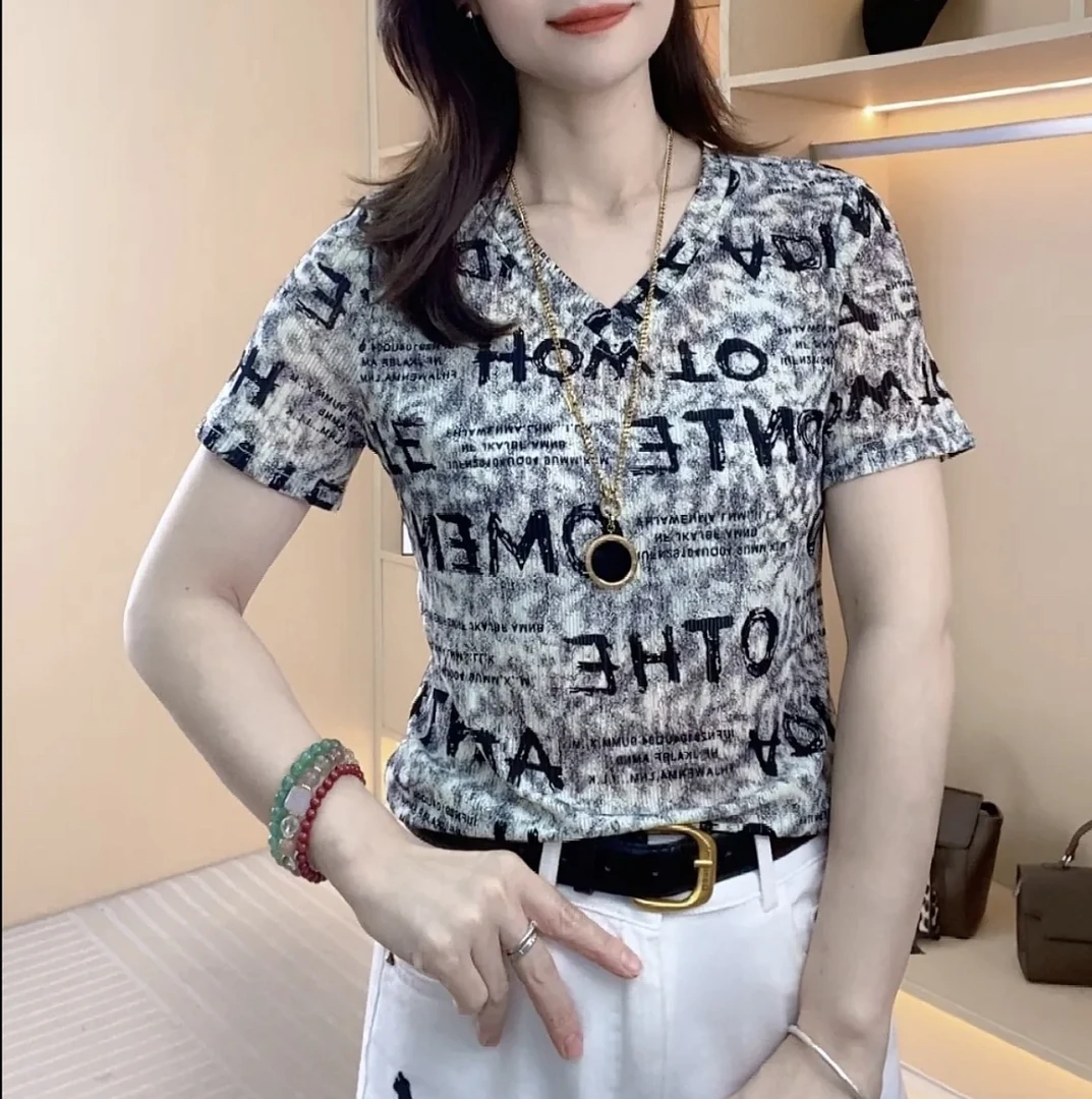 夏季新款字母短袖气质百搭显瘦减龄修身V领印花设计感上衣2090