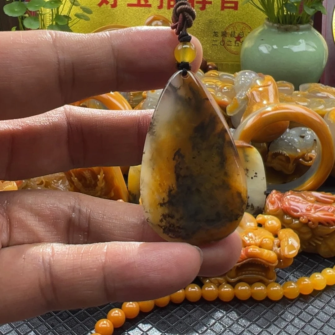 石英质玉未镶嵌颈饰