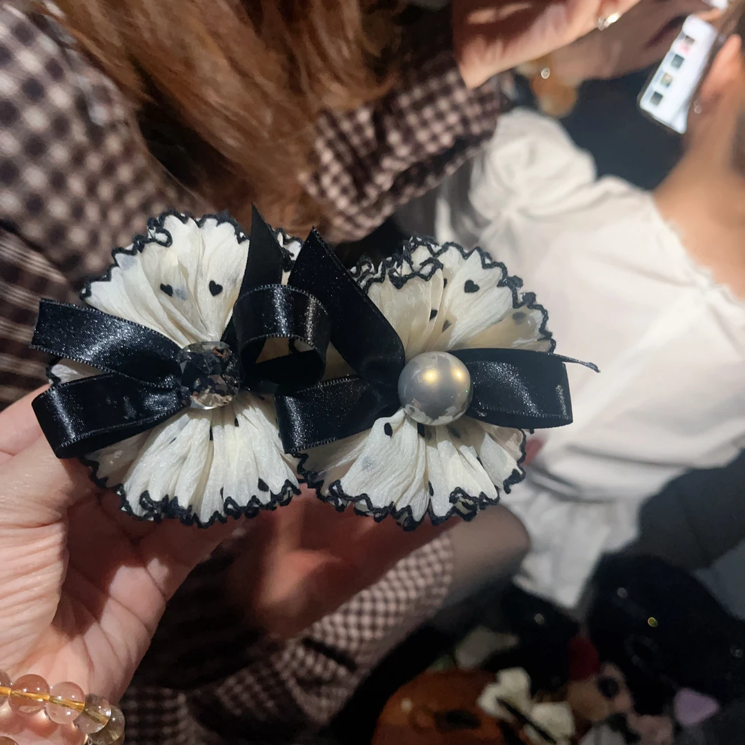 N829波点双花朵弹簧夹