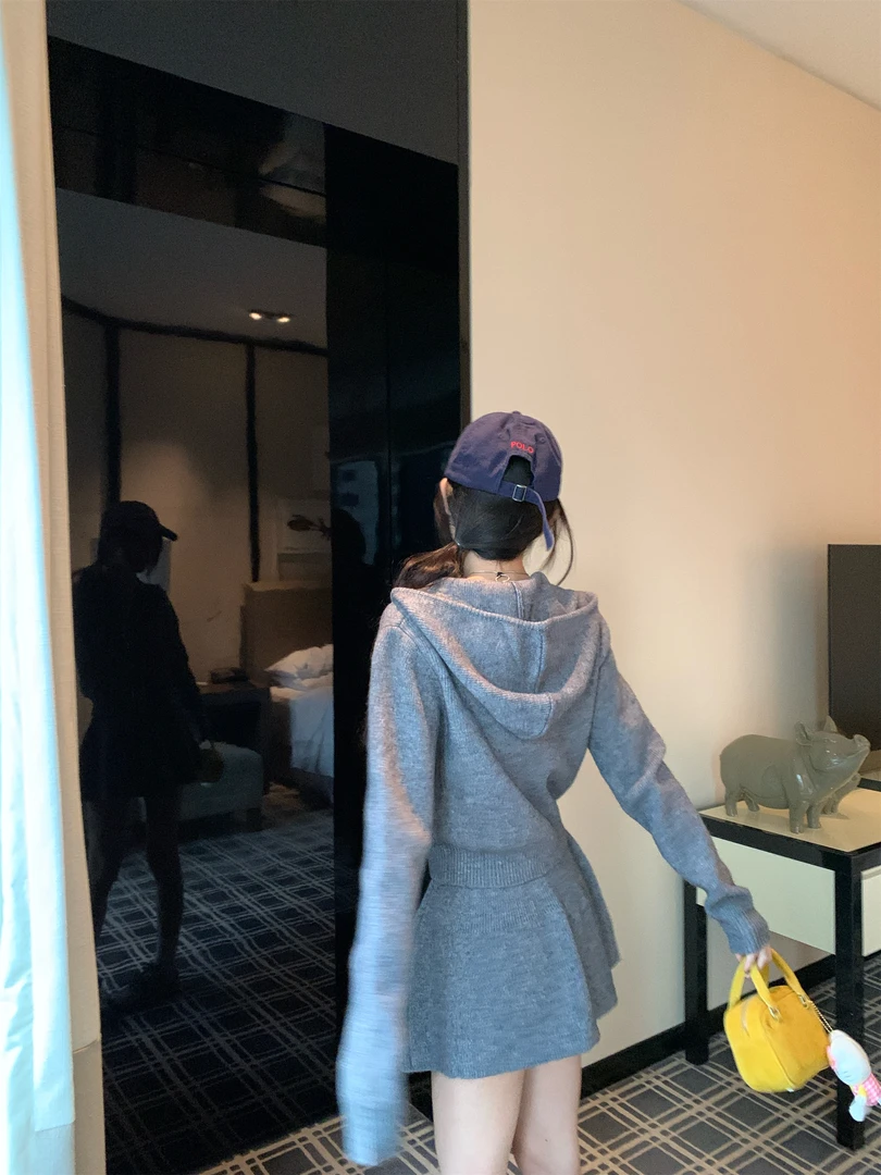 洋气衣服女连帽长袖针织毛衣+半身裙