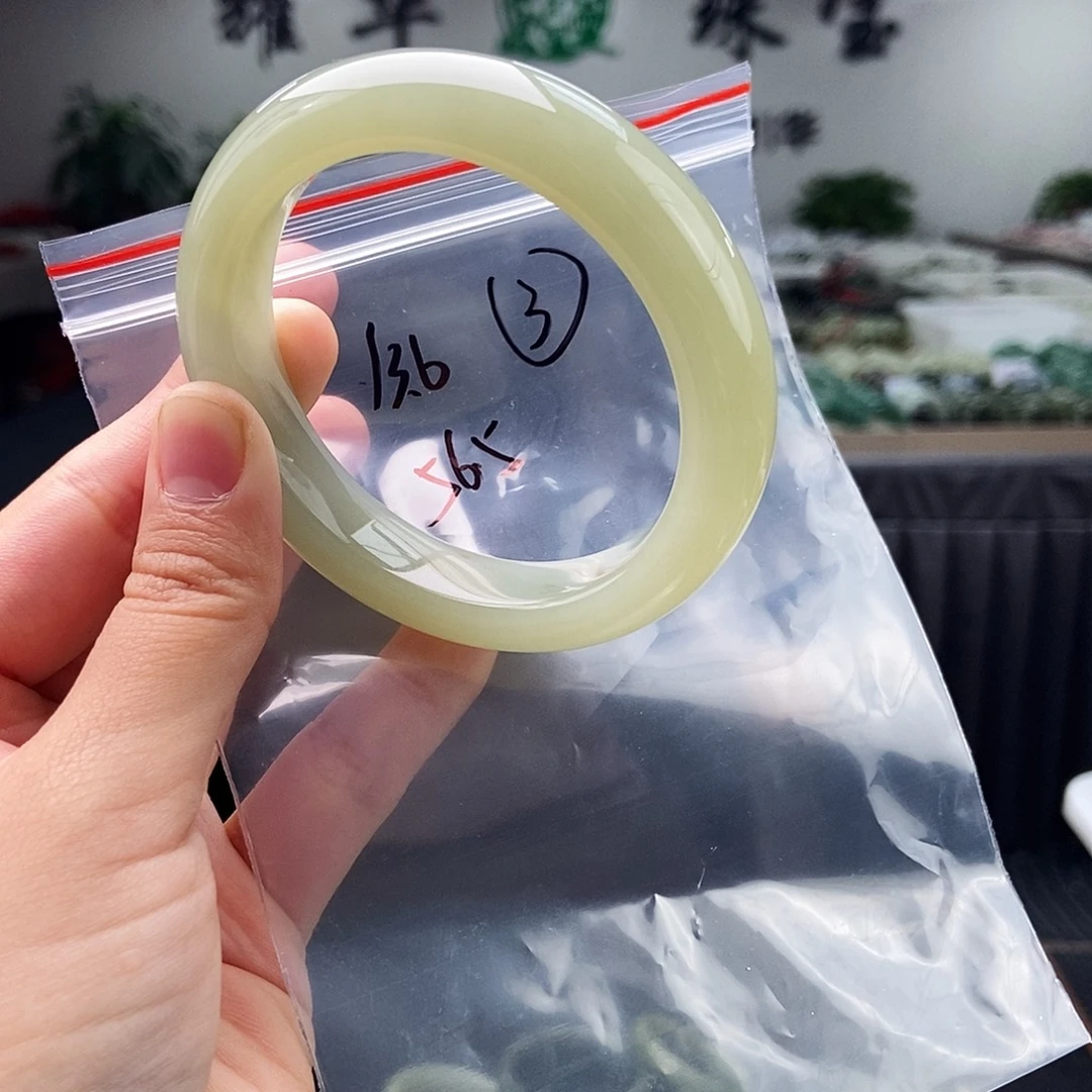 和田玉未镶嵌手镯颜色多样性发拍一发一