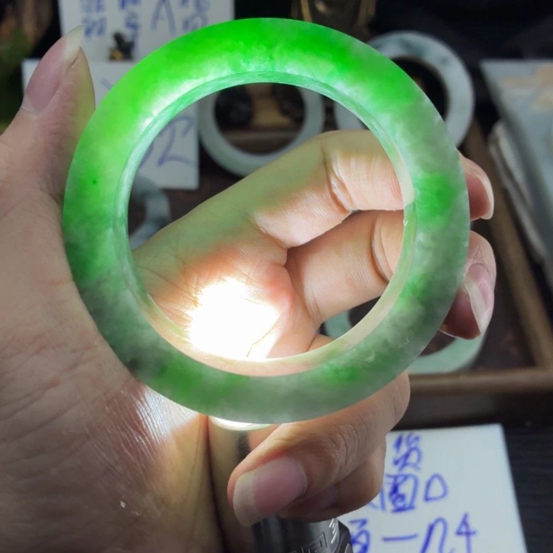 定制翡翠未镶嵌翡翠A货毛胚手镯定制