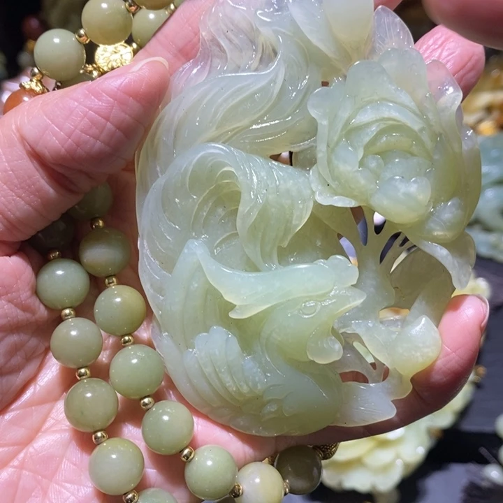 蛇纹石玉岫玉吊坠未镶嵌