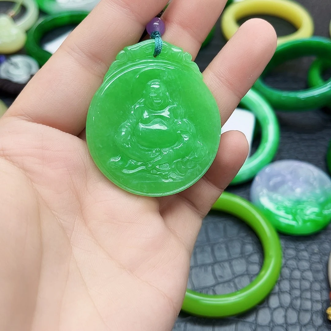 翡翠手镯未镶嵌吊坠