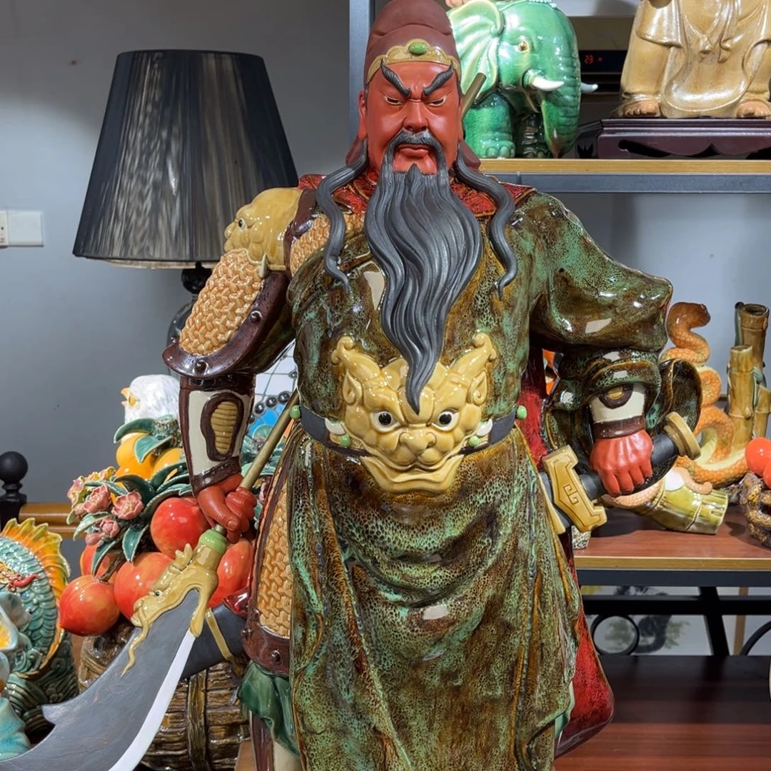 其***穷有机玻璃68高关公配木底座石湾陶