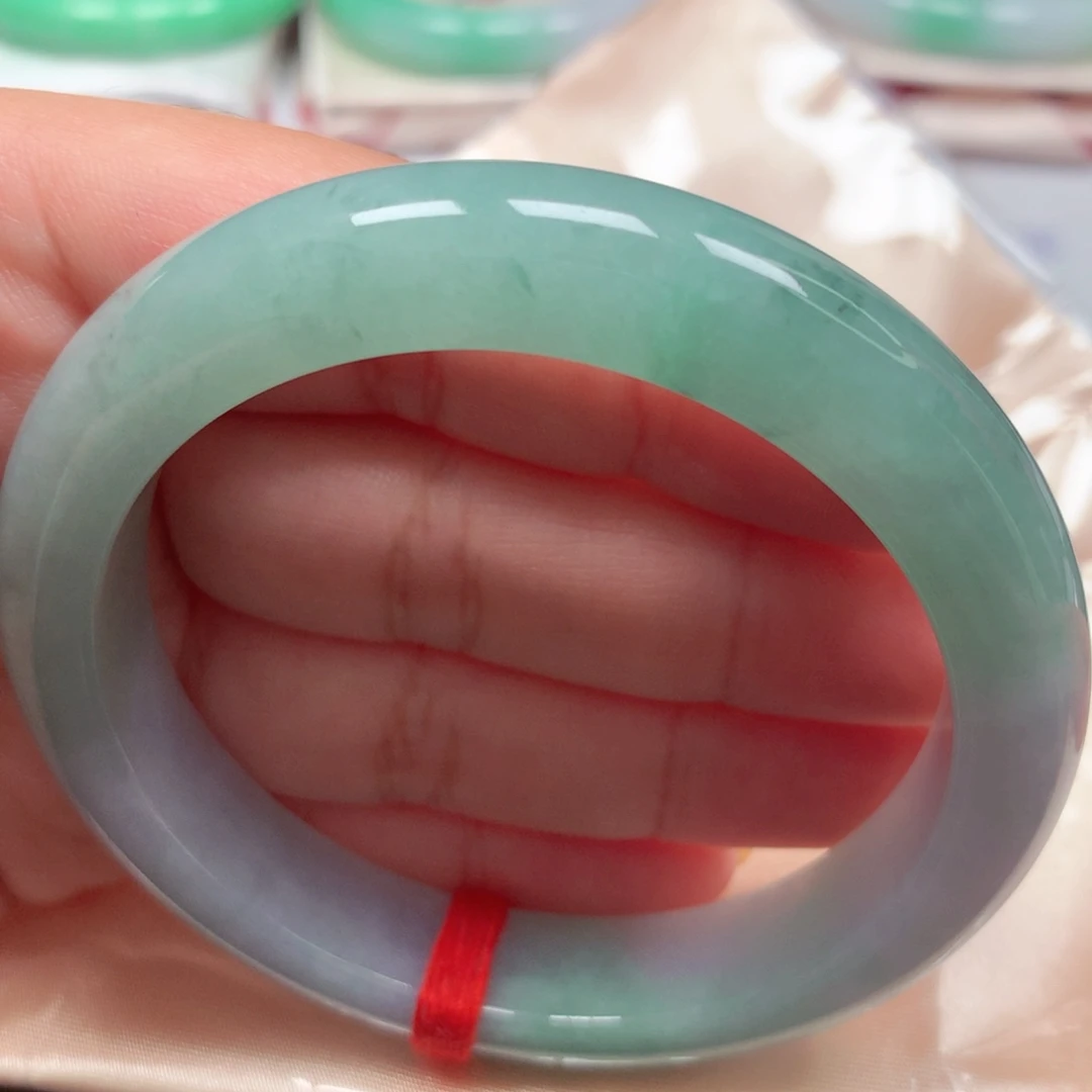 翡翠未镶嵌手镯9冰胶绿 飘花春彩