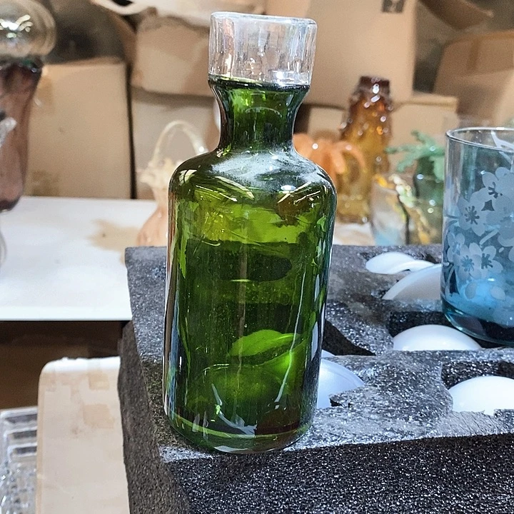 花瓶高15厘米口径3厘米