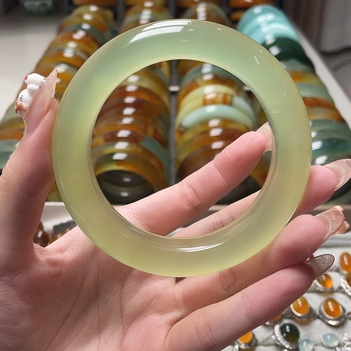 未镶嵌蛇纹石玉手镯60.7