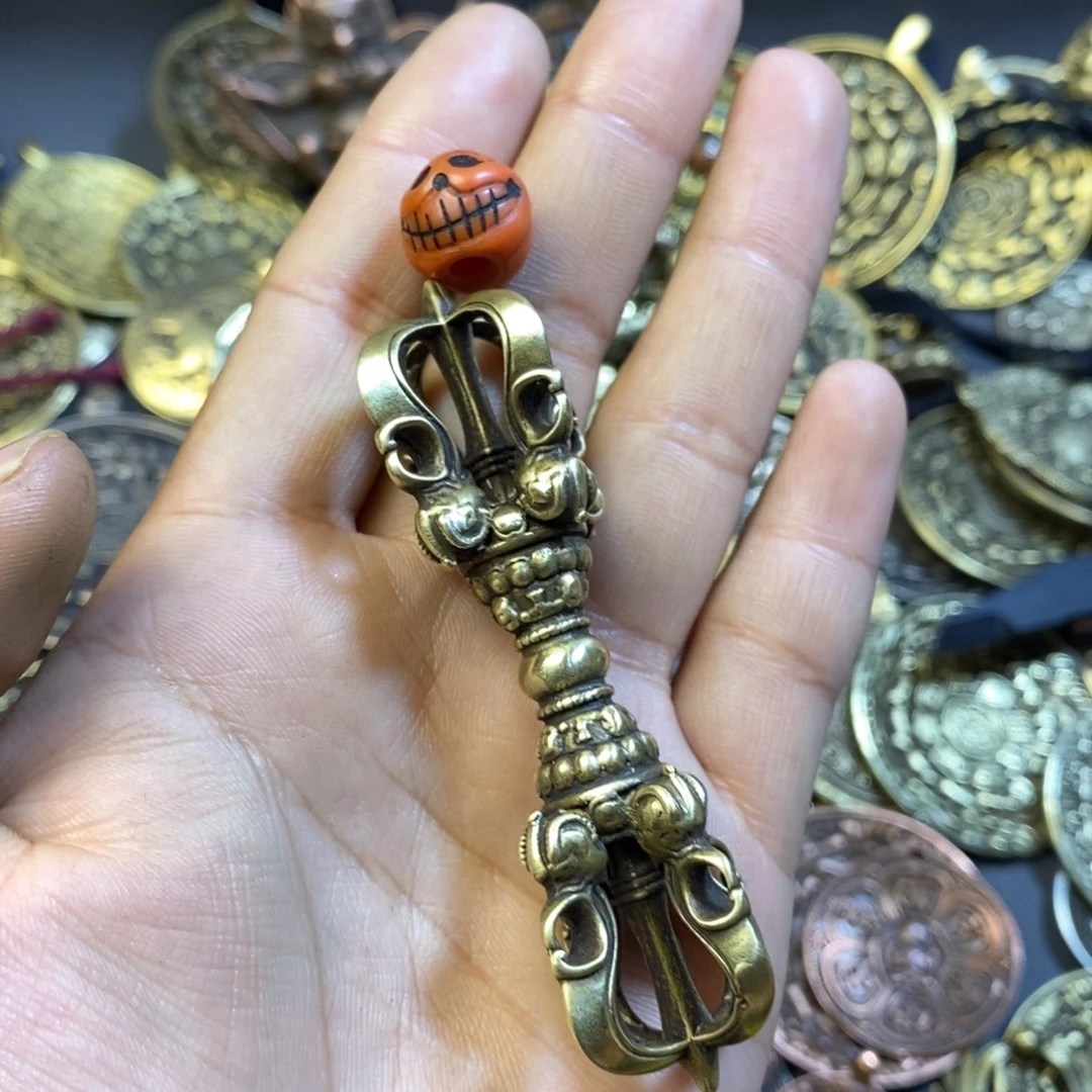 一***还藏式金刚杵搭配挂件