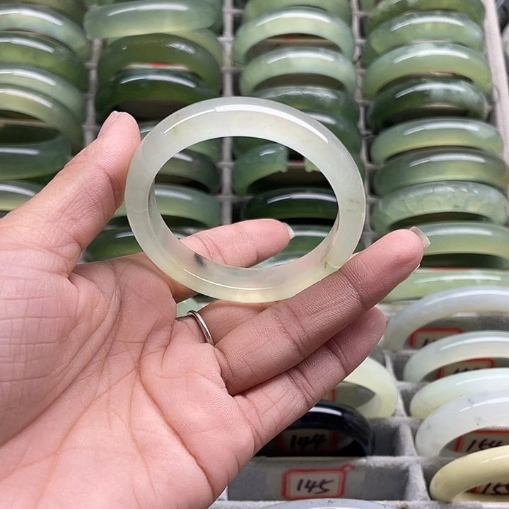 蛇纹石玉未镶嵌手镯145