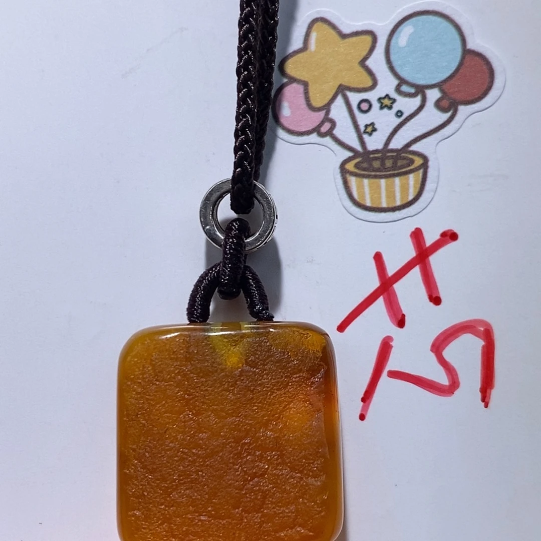 未镶嵌琥珀珠宝奇石
