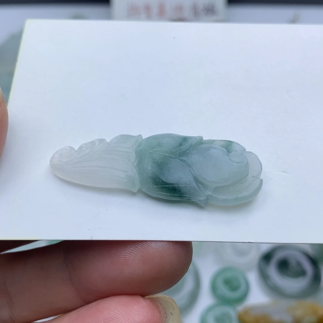 定制翡翠未镶嵌花