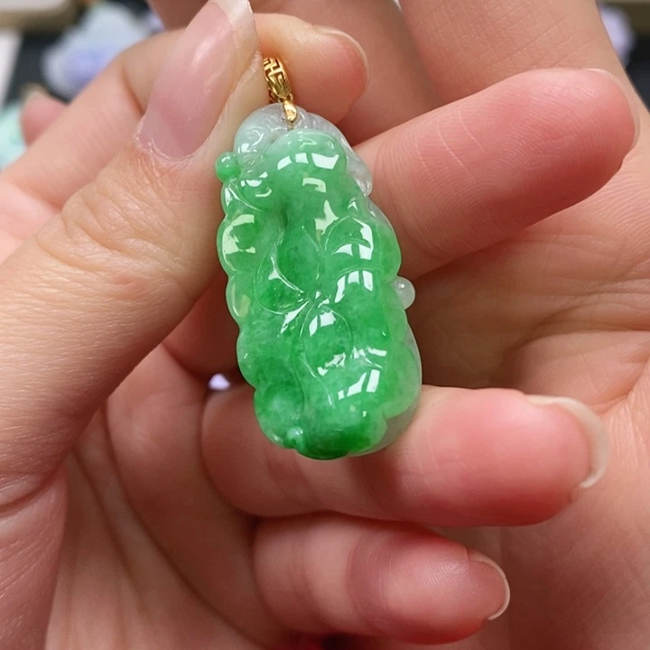 翡翠颈饰未镶嵌吊坠