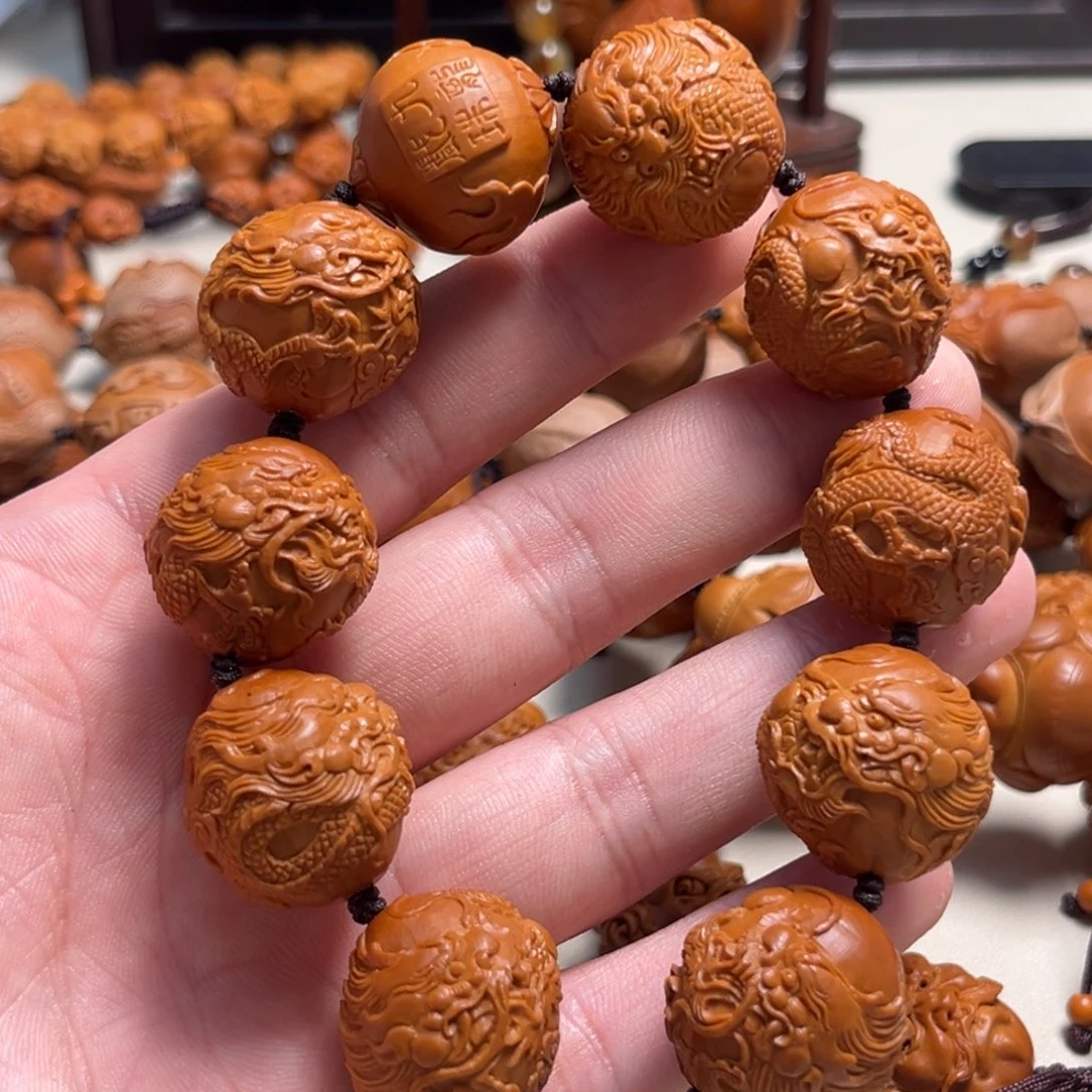 橄榄核吊坠2.1九龙戏珠