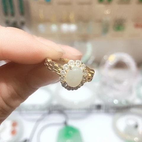 未镶嵌戒指和田玉