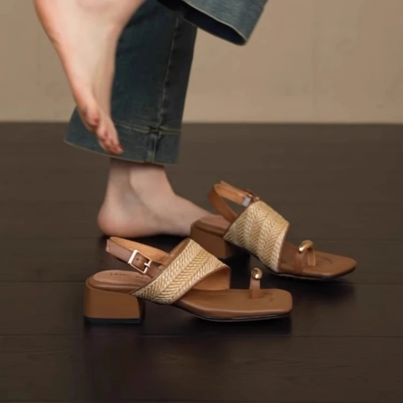 原创套趾编织方头凉鞋法式度假风金属后绊带复古露趾粗跟罗马凉鞋