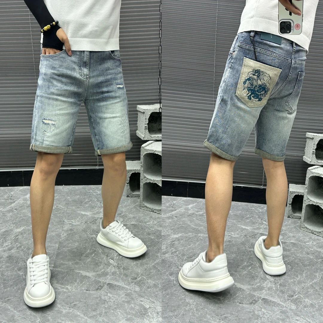 轻奢百搭浅蓝色破洞补丁男士夏季牛仔短裤刺绣水洗休闲时尚薄款潮
