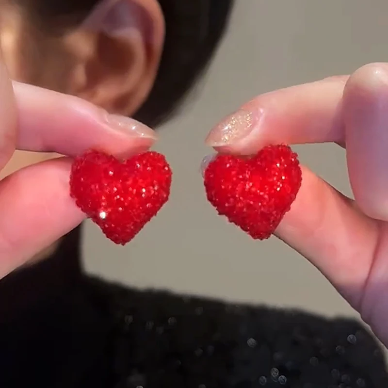 铜合金合成锆石耳饰 安可拉红爱心满钻耳钉女2024年新款爆款耳环