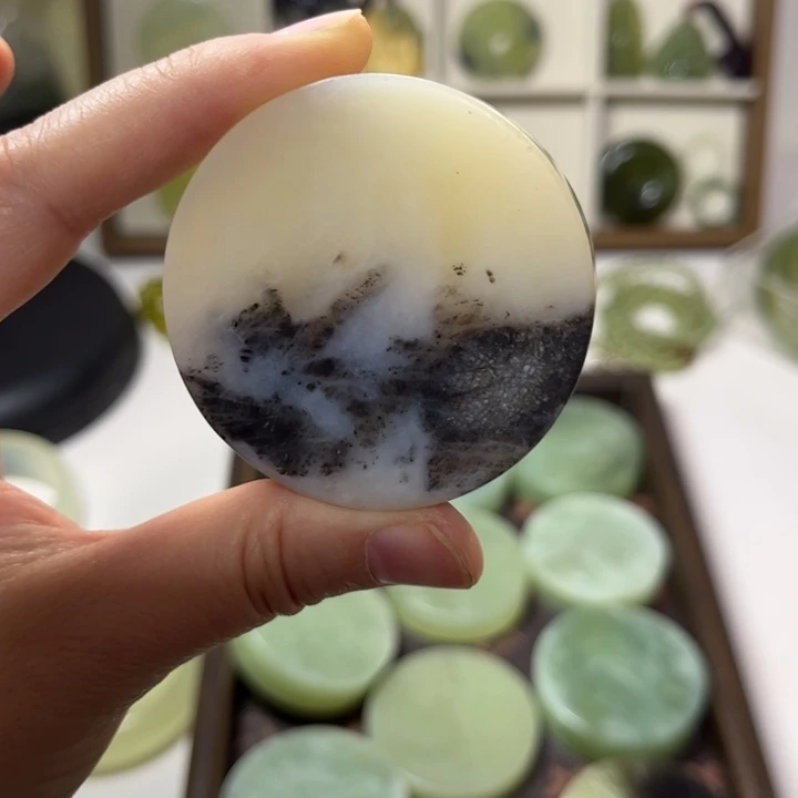 蛇纹石玉未镶嵌天然岫玉珠宝未镶嵌微瑕