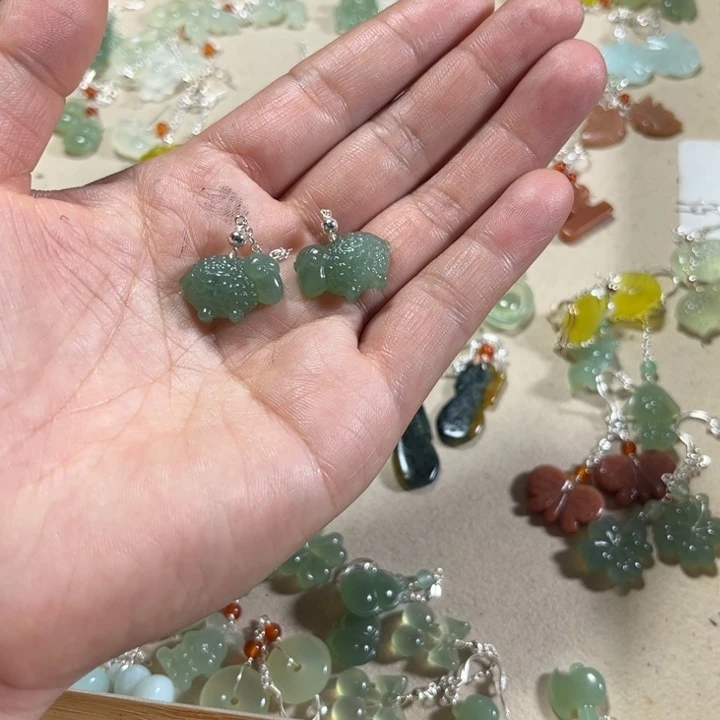 蛇纹石玉耳饰未镶嵌沐*