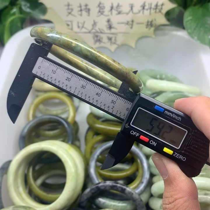 蛇纹石玉未镶嵌手镯27