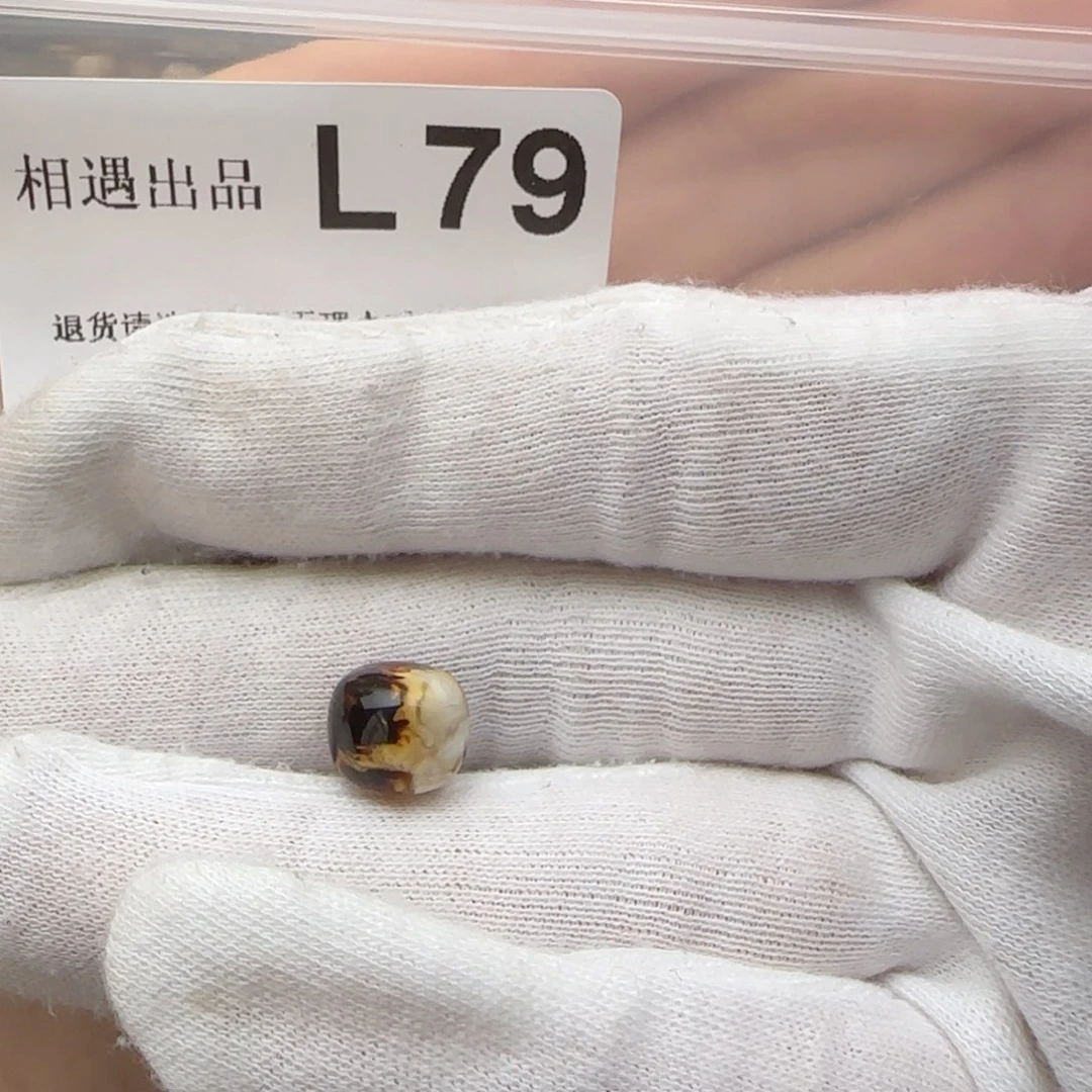 琥珀裸石未镶嵌遇****风琥珀蜜蜡
