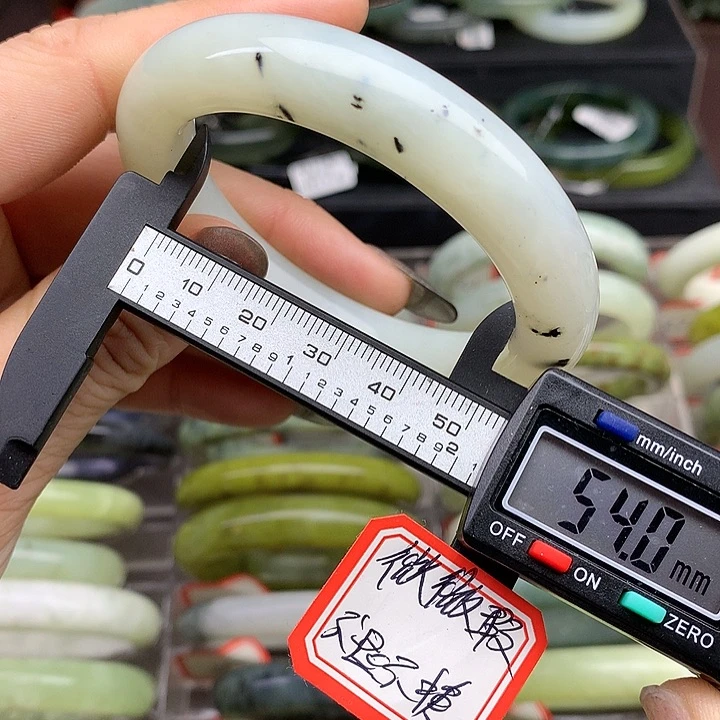 蛇纹石玉手镯未镶嵌279