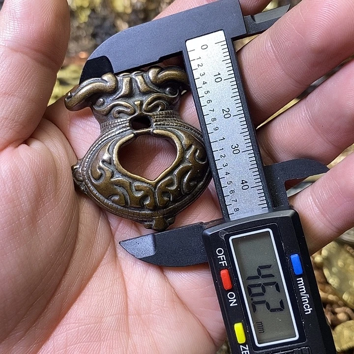 藏传老料吸磁钱袋子