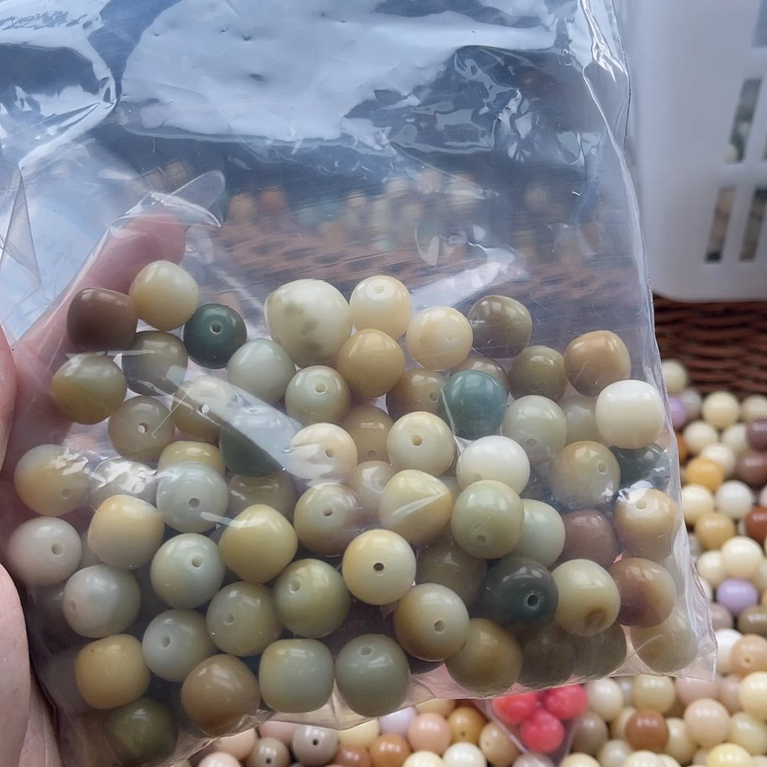 白玉菩提吊坠z微瑕12.75mm/70颗