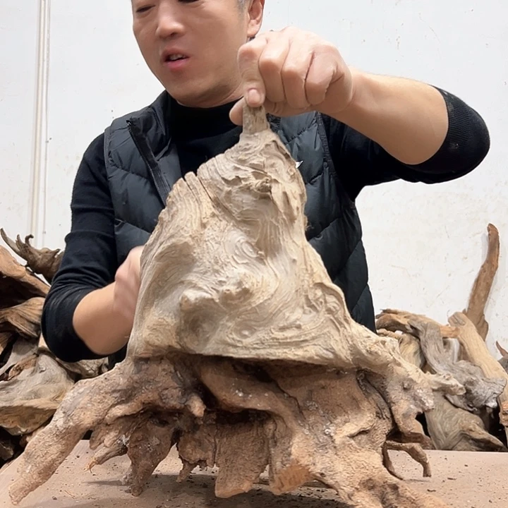 柏木四***༨我们的生活是以自己为中心而