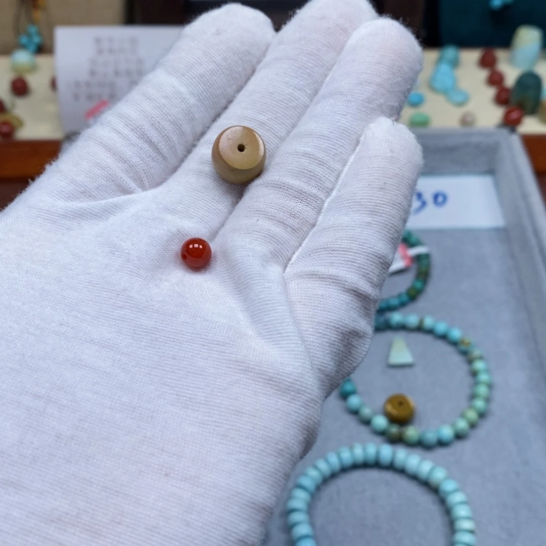 南红玛瑙配饰未镶嵌