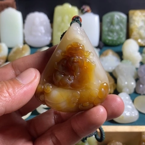 和田玉未镶嵌颈饰