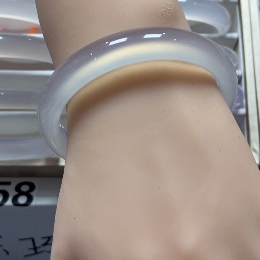 *****玛瑙/玉髓手镯未镶嵌840