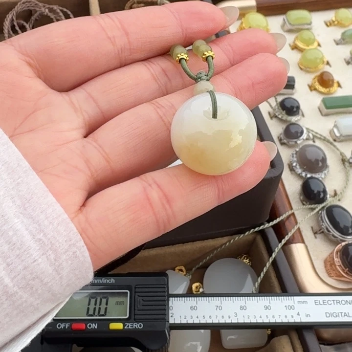 和田玉未镶嵌颈饰21.1仙女