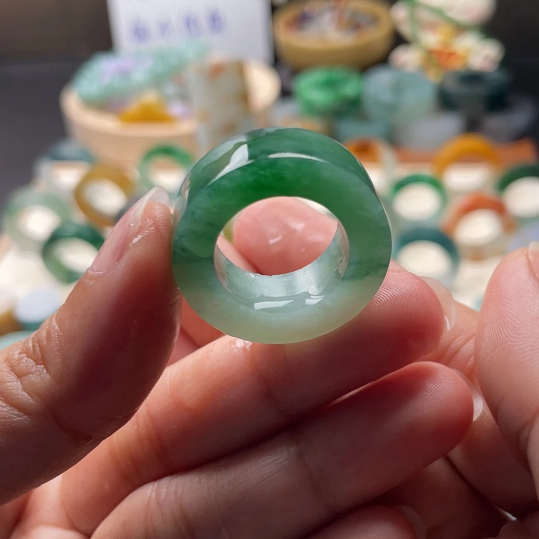 定制翡翠未镶嵌翡翠
