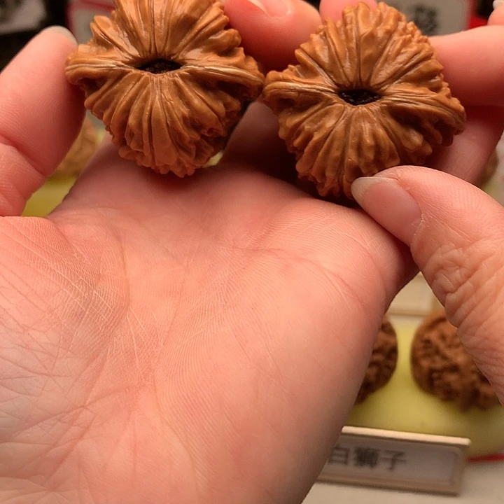 文玩核桃吊坠38.5尺四座楼726号