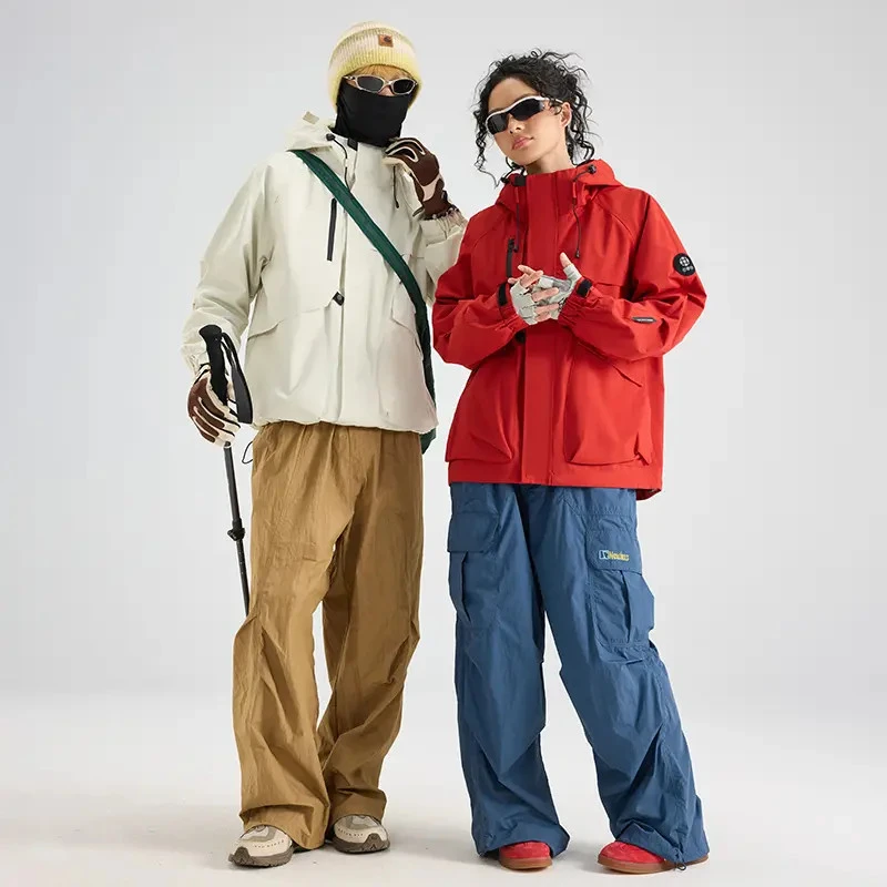 情侣户外冲锋衣春秋运动休闲外套防水防风登山服潮流男女同款上衣