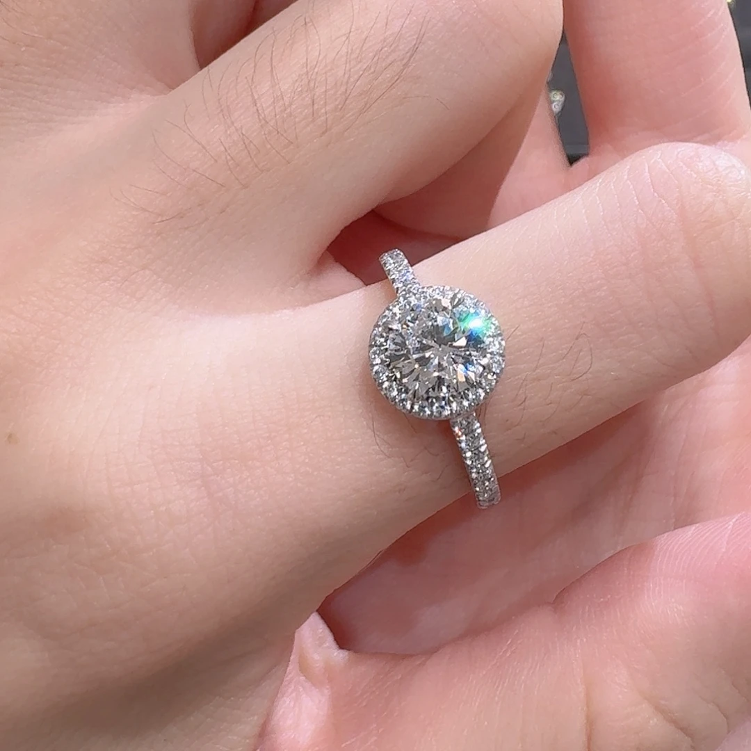 实验室培育钻石铂Pt950镶嵌圆包钻戒1克拉