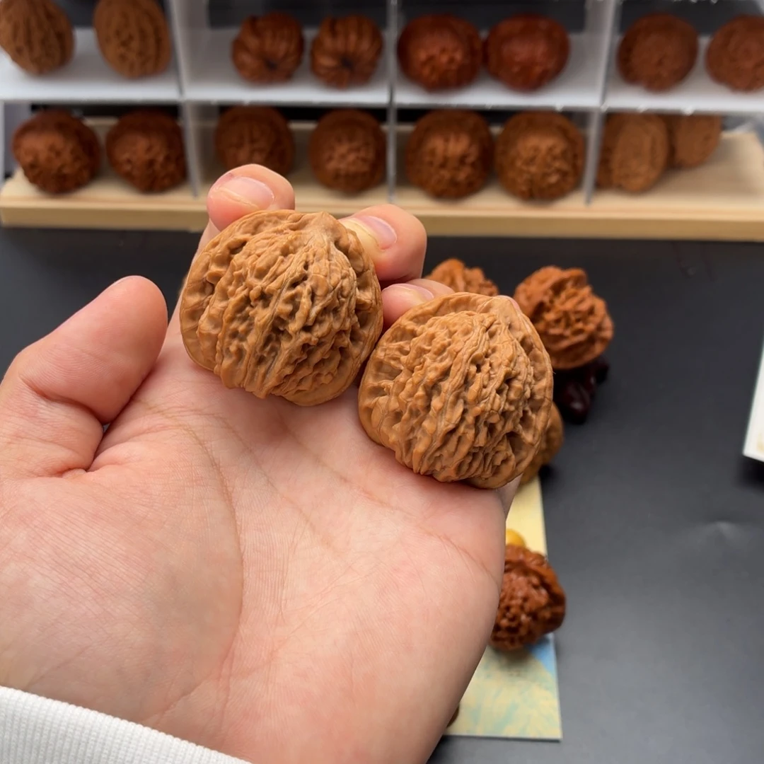 文玩核桃把件三角四座楼全品40