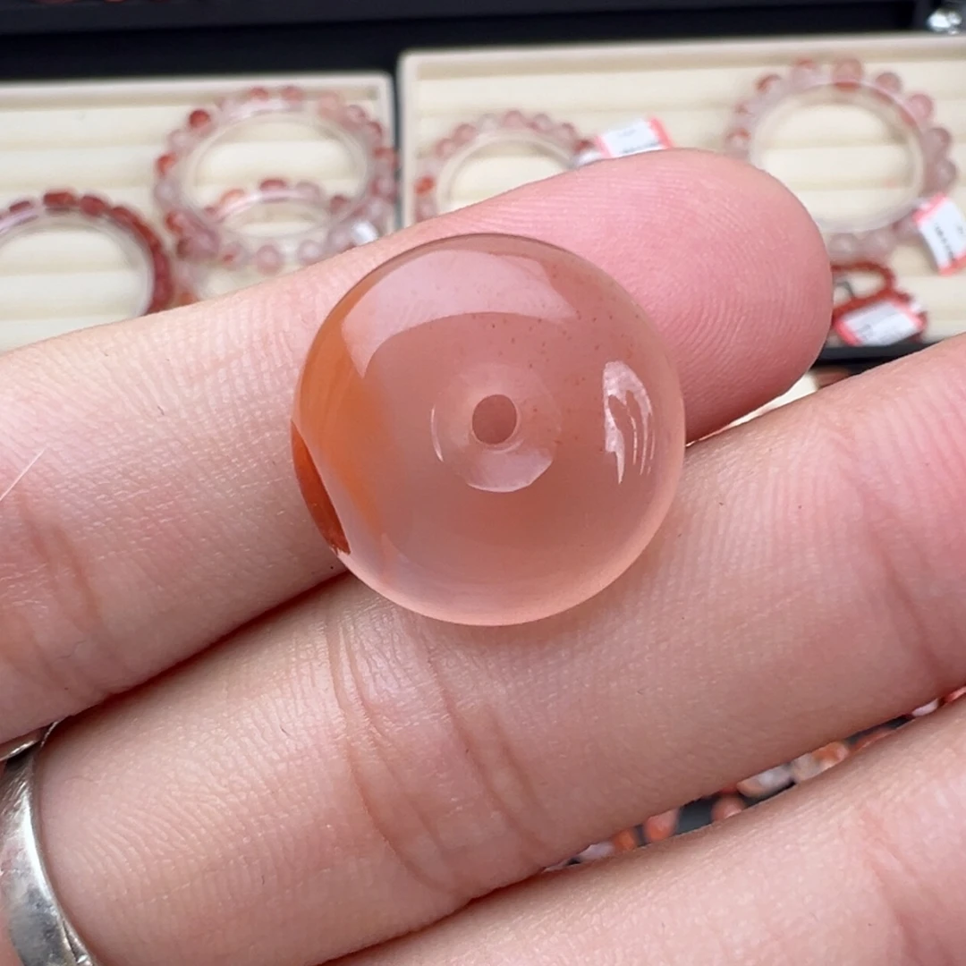 南红玛瑙未镶嵌川料平安扣