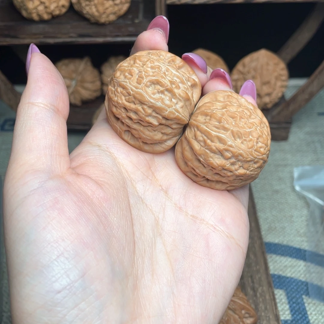 文玩核桃把件2*.39铁锤