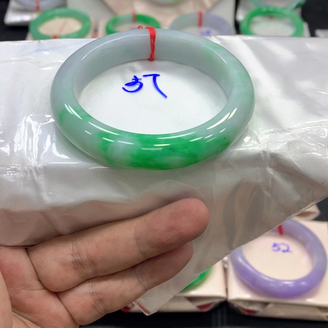 翡翠未镶嵌手镯翡翠