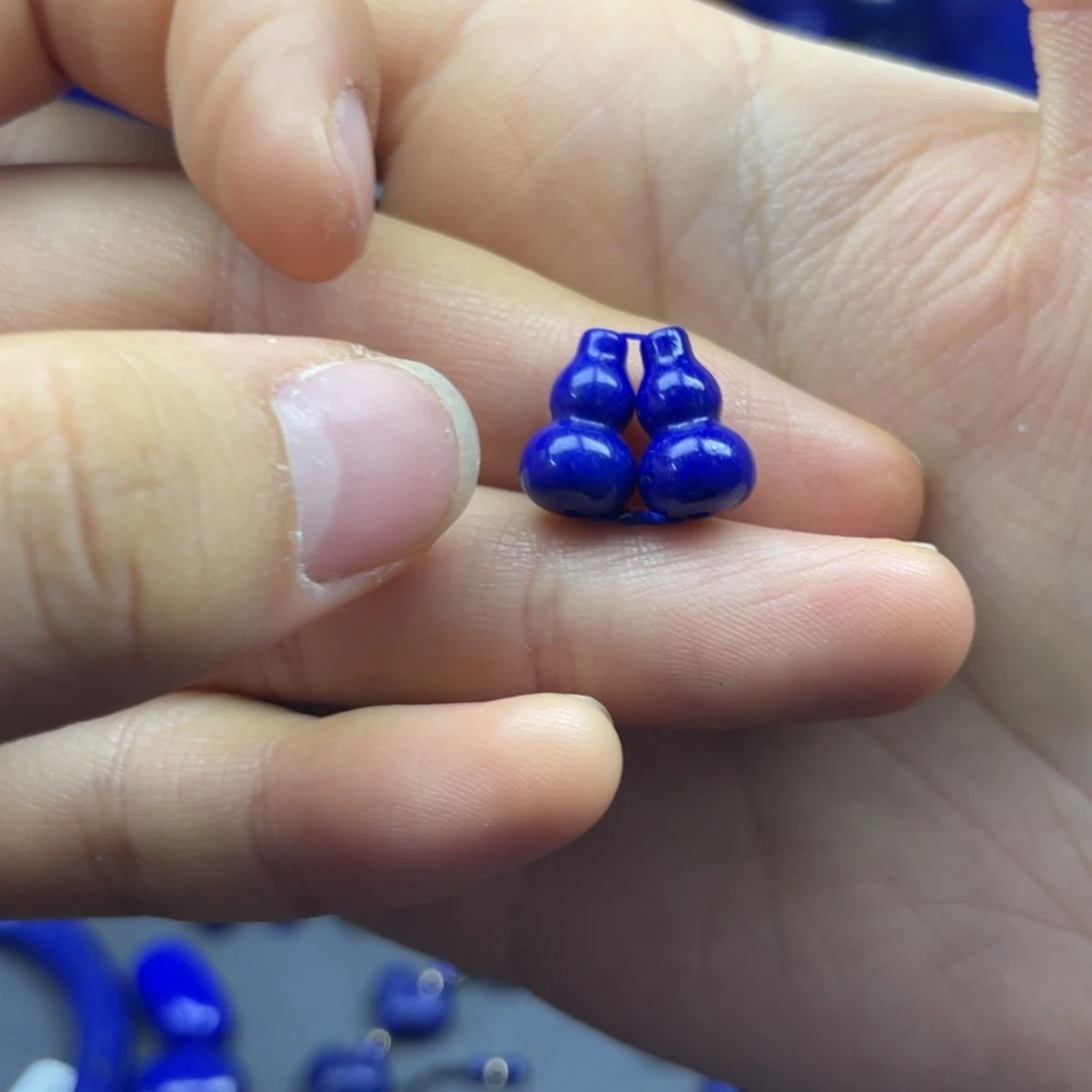 青金石未镶嵌小葫芦