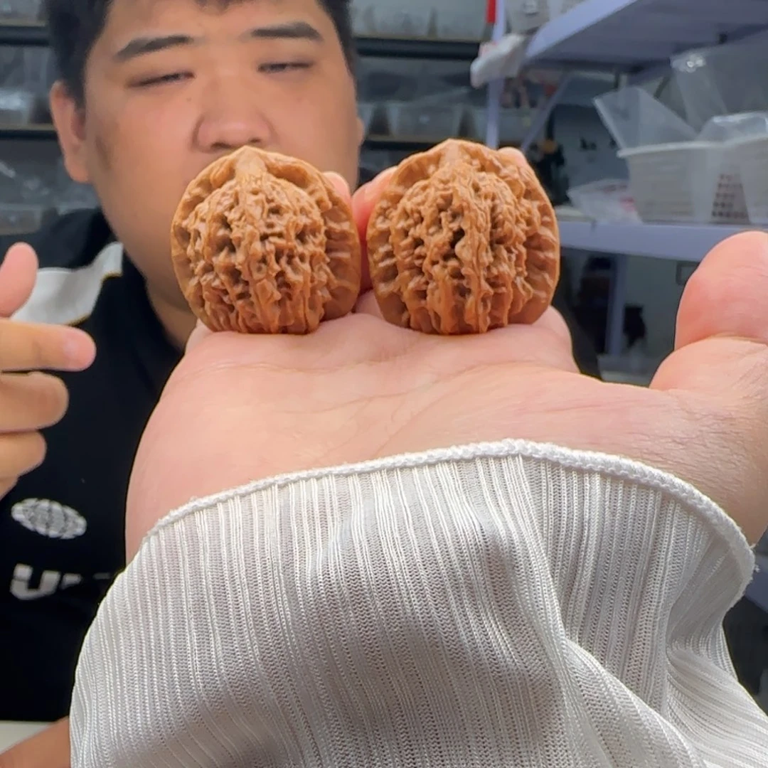 文玩核桃把件35左右全品马老四