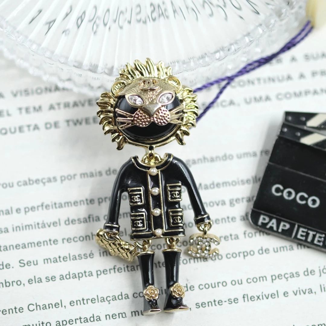 99新 Chanel/香奈儿 Chanel Vintage 黑金外套小狮子胸针