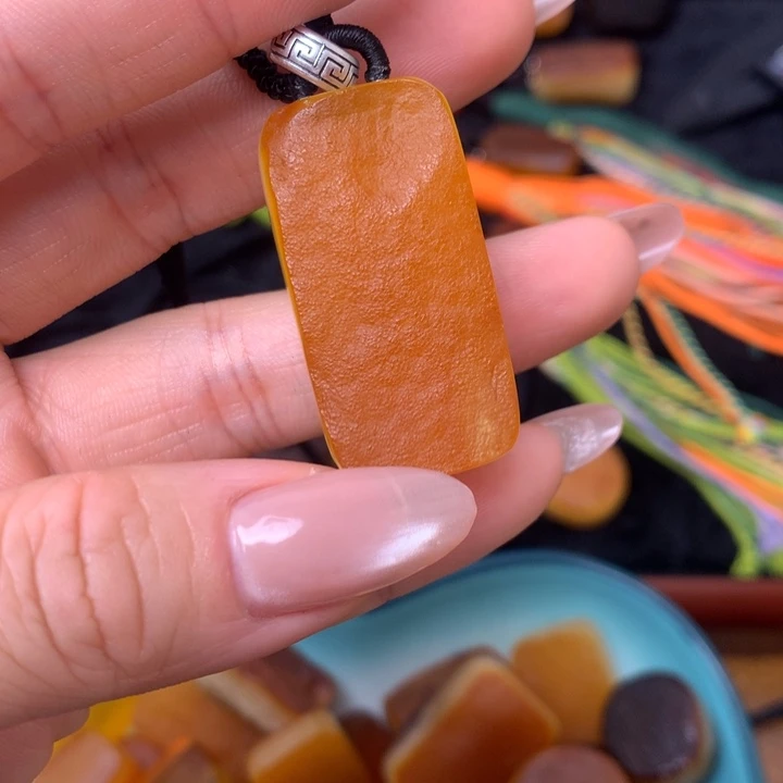 琥珀未镶嵌珠宝奇石