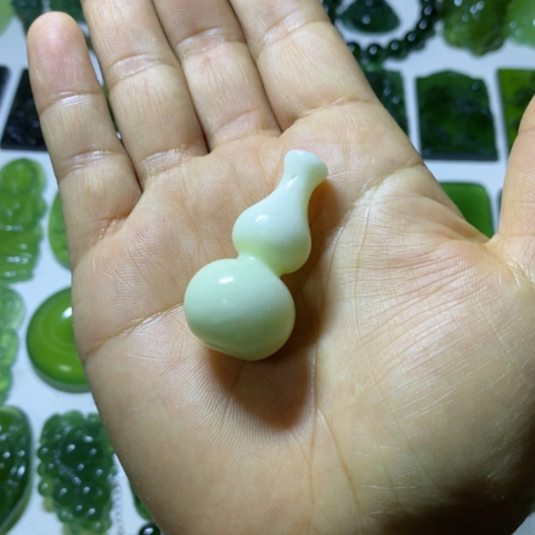 【闪购商品】未镶嵌蛇纹石玉颈饰