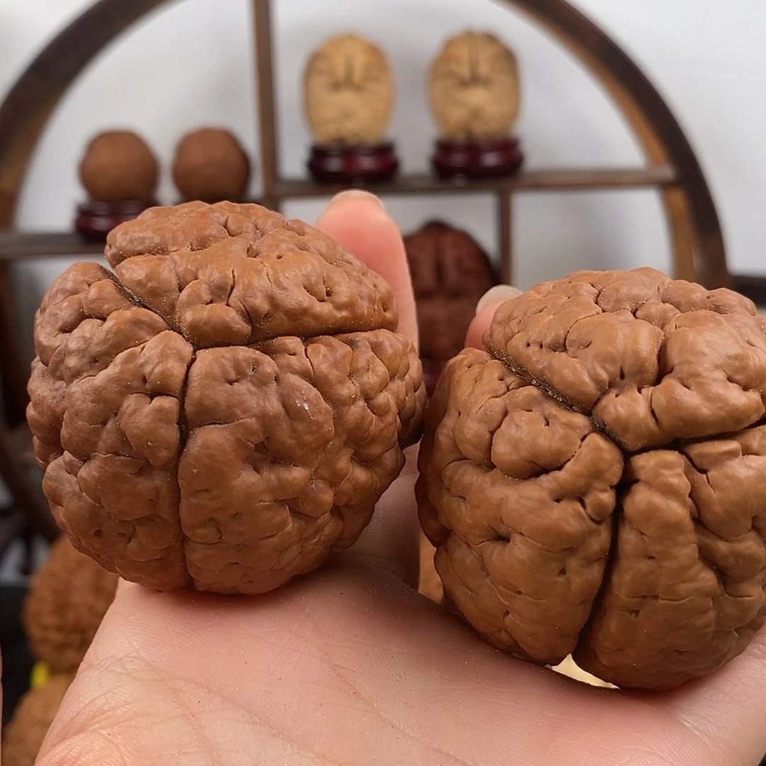 文玩核桃把件?**花三瓣脑纹金刚5460
