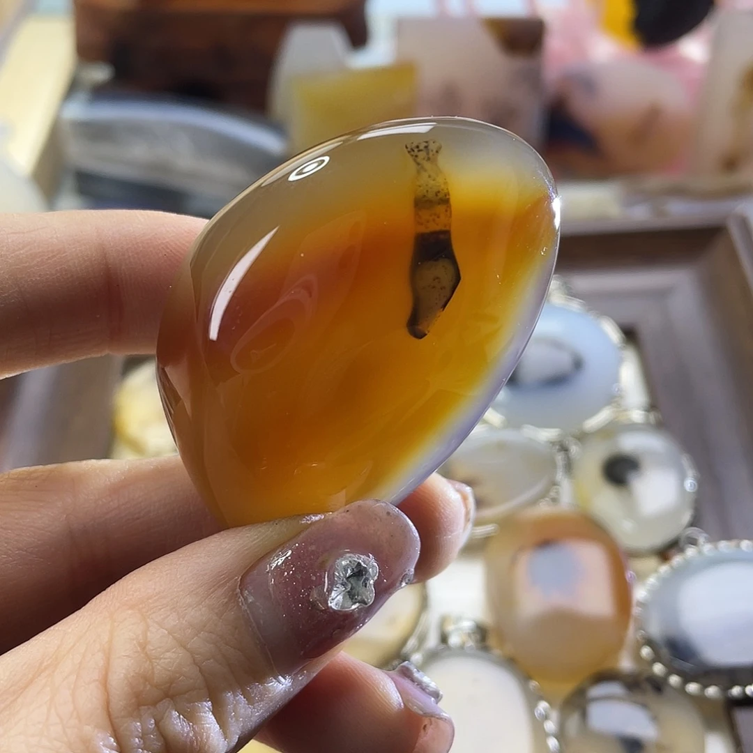 玛瑙/玉髓未镶嵌珠宝奇石