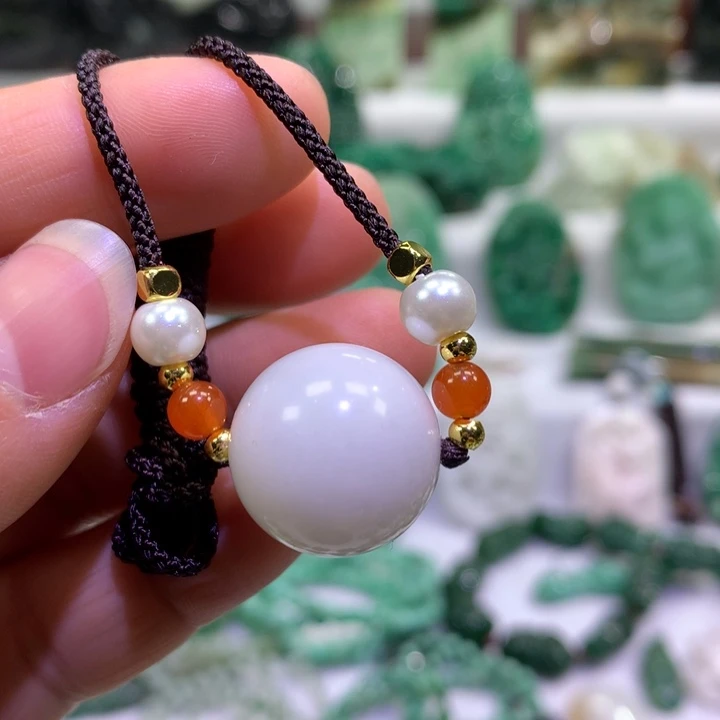 独山玉未镶嵌颈饰